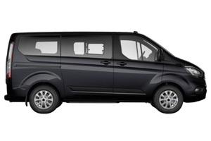 Van noir de transport privé photographié de profil